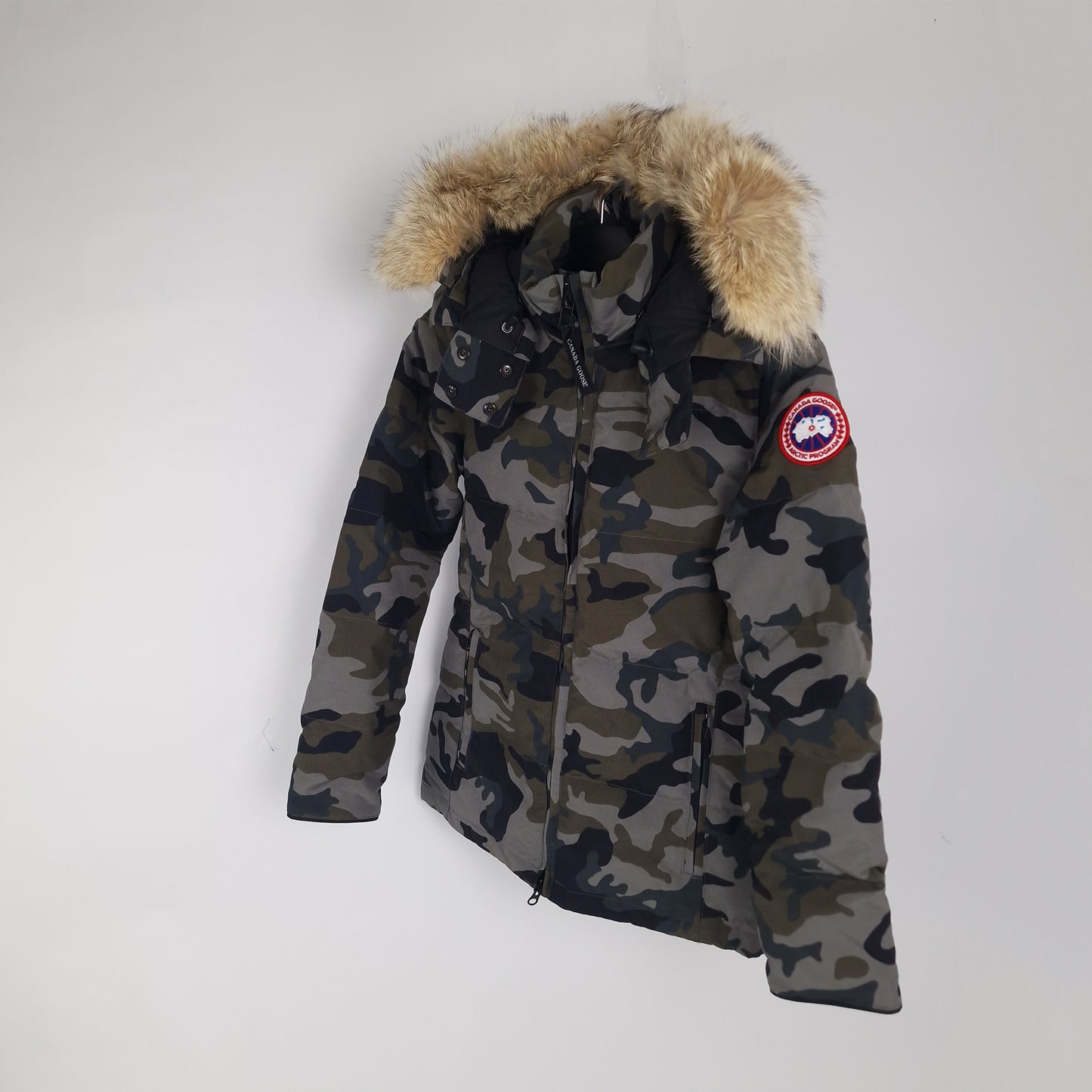 Canada Goose Chelsea Parka Heritage Classic Camo Women's Size Small Professional Product Photo
