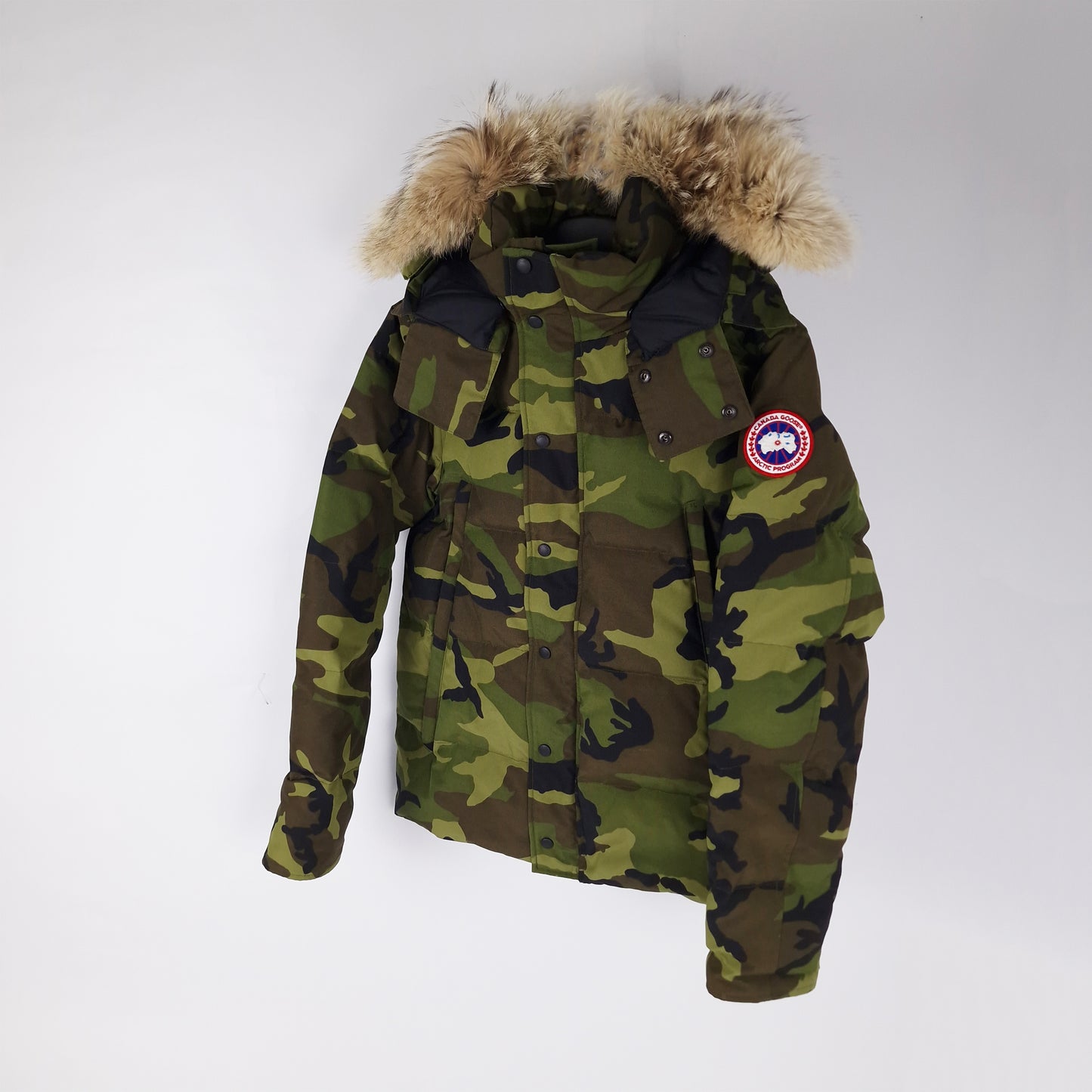 Canada Goose Wyndham Parka Heritage Camo Men's Size Medium Professional Product Photo