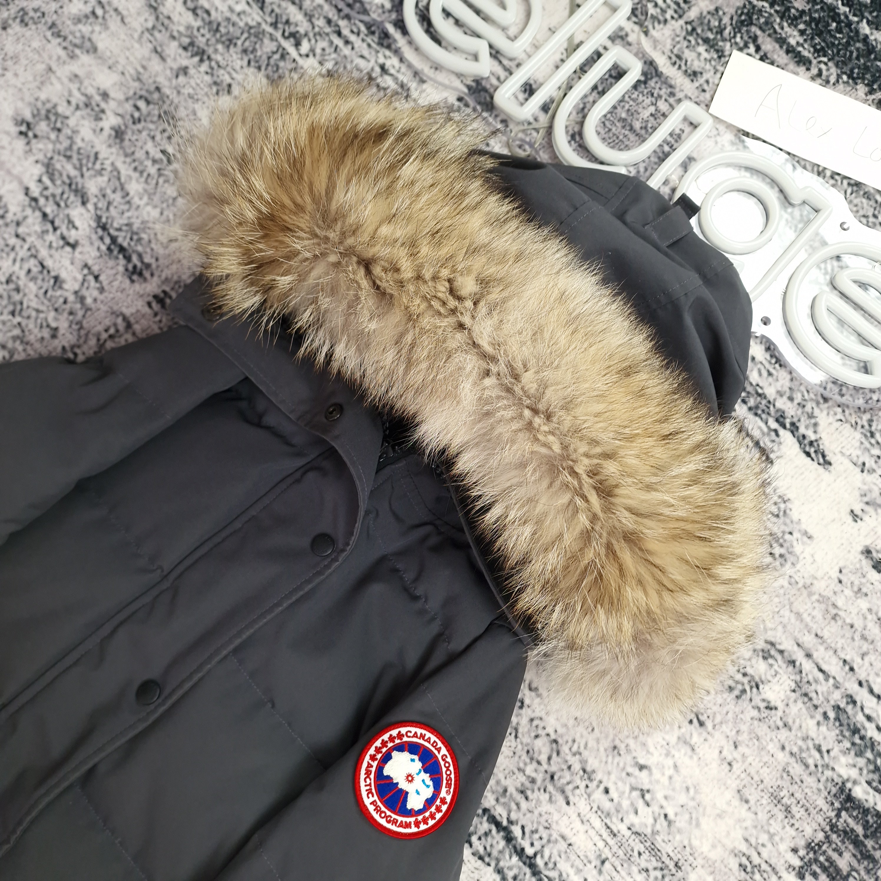 Canada Goose Mackenzie Parka - Authentic Luxury Designer – delugestore