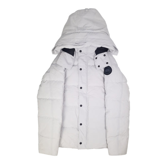Front view of men's Canada Goose Wyndham Parka Black Label 3808MB size Medium in Silverbirch with coyote fur-trimmed hood, displayed on white background